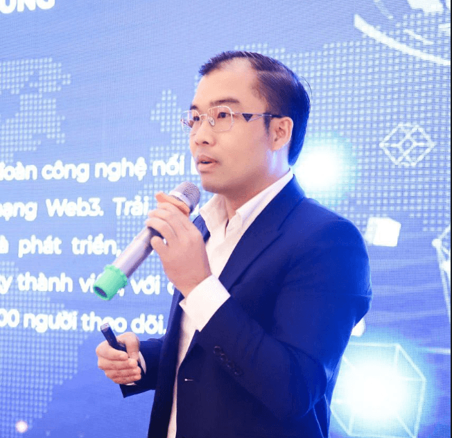 Thomas Hoàng